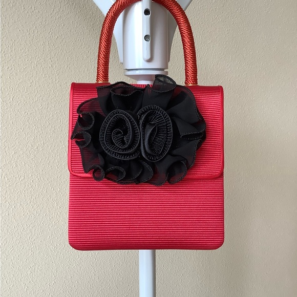 Stunning! Gorgeous deep red bag, in excellent condition. Stylish. - Picture 4 of 8